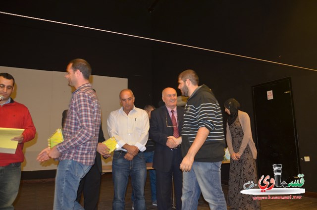   رابطة الشبيبة تُكرم كل من دعم يوم التراث الفلسطيني بحضور رئيس البلدية والدكتور فاروق مواسي 